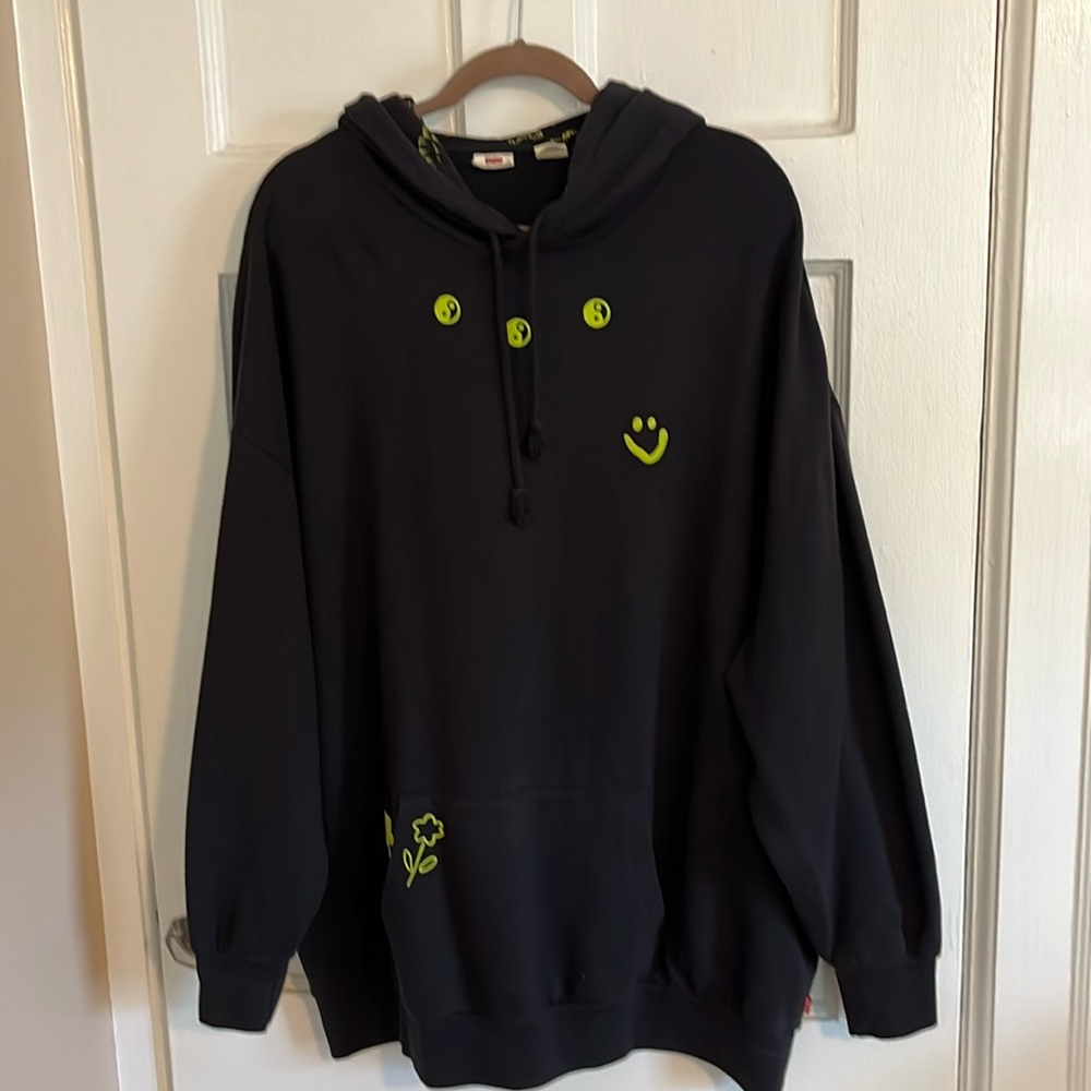 Levi’s XL black hooded sweatshirt good condition